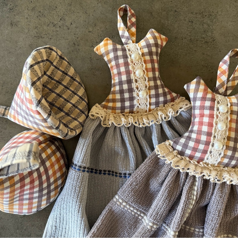 Set of Gingham Hanging Kitchen Towels with Lace Trim in Multi-Color